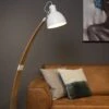 Lampadaire CURF En Bois Naturel Et Métal Blanc