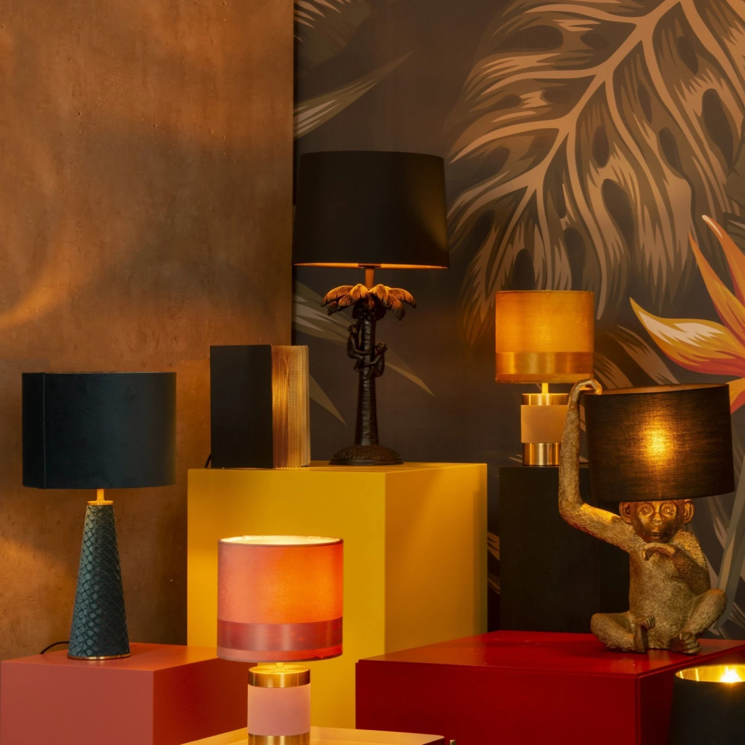 Lampe à Poser COCONUT En PVC Noir Avec Abat-jour En Tissu Noir 5 Lampe à Poser COCONUT En PVC Noir Avec Abat-jour En Tissu Noir – Image 5