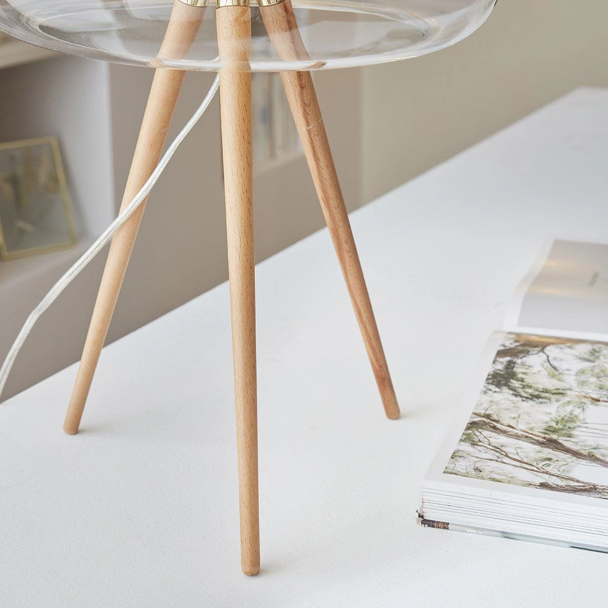 Lampe à Poser WALLY En Bois Naturel Et Verre Transparent 6 Lampe à Poser WALLY En Bois Naturel Et Verre Transparent – Image 6