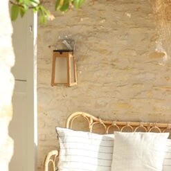 Lanterne Solaire Extérieur LED TINK En Teck Couleur Bois -BRILLIANT Soldes Boutique lanterne solaire exterieur led tink en teck couleur bois les jardins l190176 5